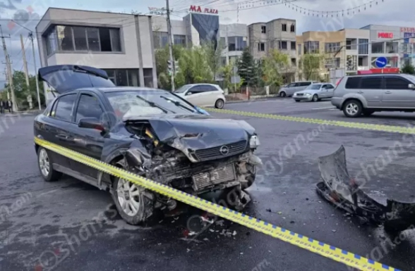 Աբովյան քաղաքում բախվել են Opel-ն ու Audi-ն. կա վիրավոր